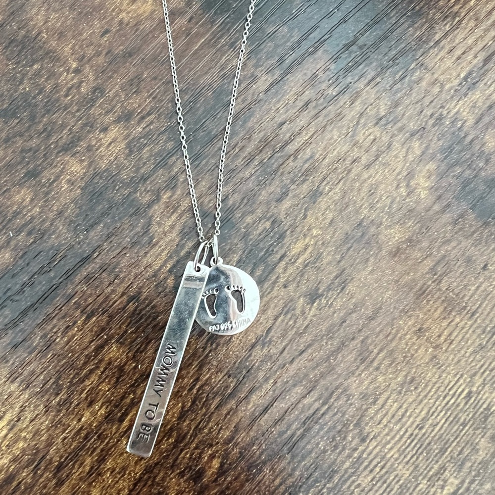 Mommy to be necklace